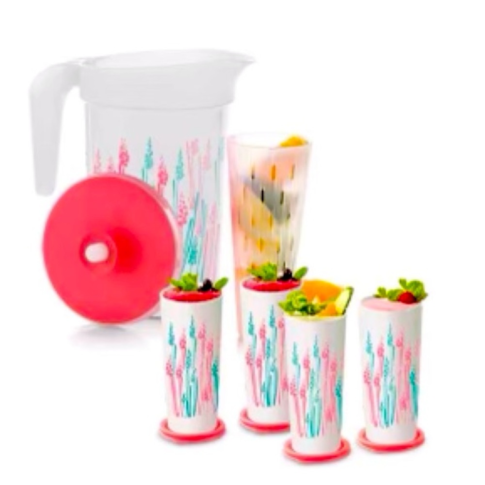 Tupperware  Jumbo Jug 3.8 Liter  & 4 Tumblers  Wheat  Design